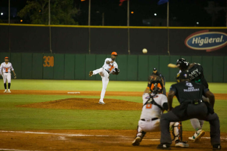 Estrellas remontan ante los Toros en el Corral #FVDigital