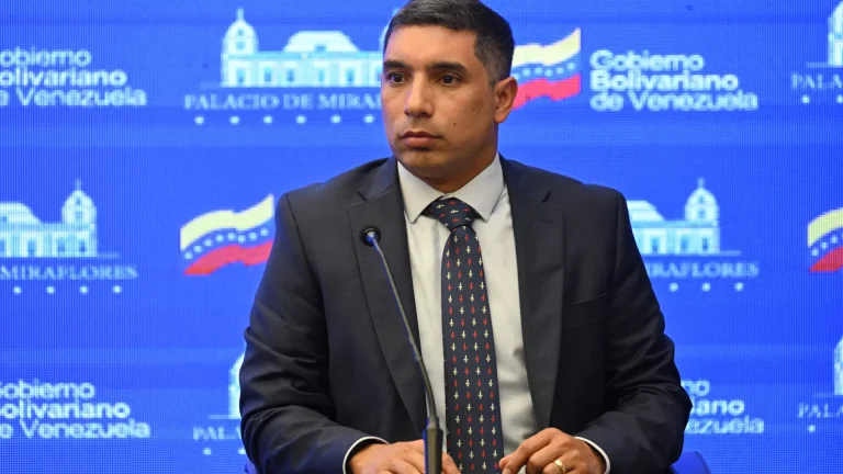 Gobierno de Venezuela acusa al exministro de Petróleo Tellechea de “traición a la patria”