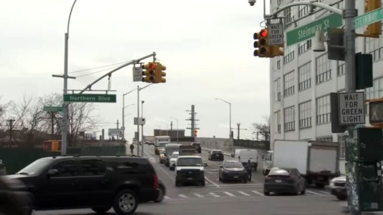 Renuevan y amplían el programa de cámaras en semáforos