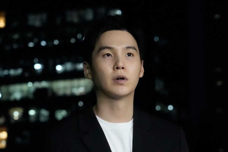 Suga, de BTS, multado con más de 11 mil dólares por conducir ebrio un scooter