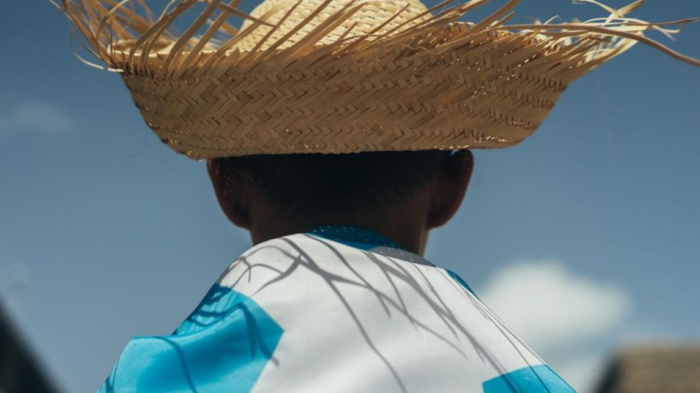 Bad Bunny en defensa de Puerto Rico – Remolacha   #FVDigital