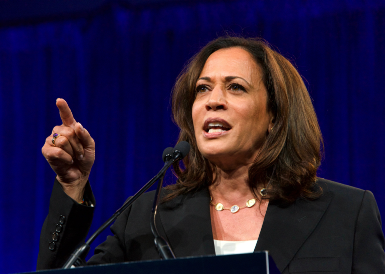 Harris insta en Filadelfia a la comunidad negra a apoyarla y «decidir» el futuro de EE.UU. – #FVDigital