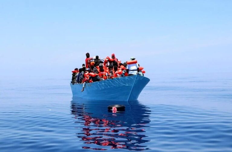 Repatrían a 12 dominicanos tras ser detenidos en una yola en aguas de Puerto Rico – #FVDigital