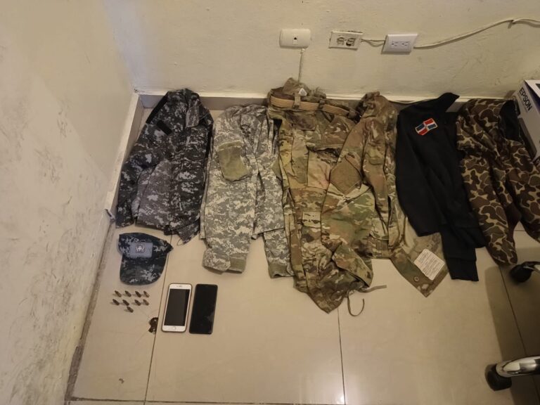 Apresan hombre y una mujer con pertrechos militares en Villa España – #FVDigital