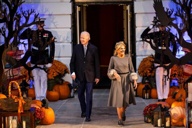 Biden y su esposa Jill celebran su último Halloween en la Casa Blanca – #FVDigital