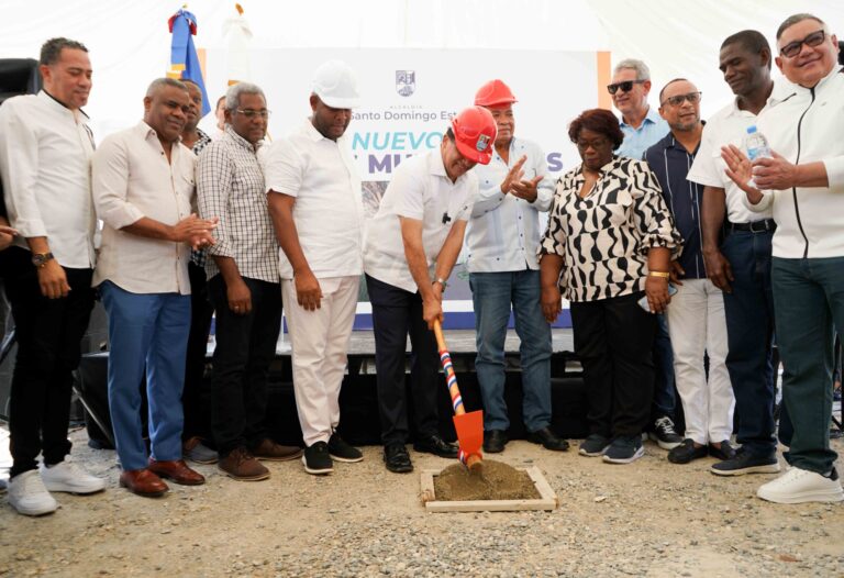 Dío Astacio da primer picazo para la construcción de 1,000 nichos municipales en el Cementerio Cristo Salvador – #FVDigital