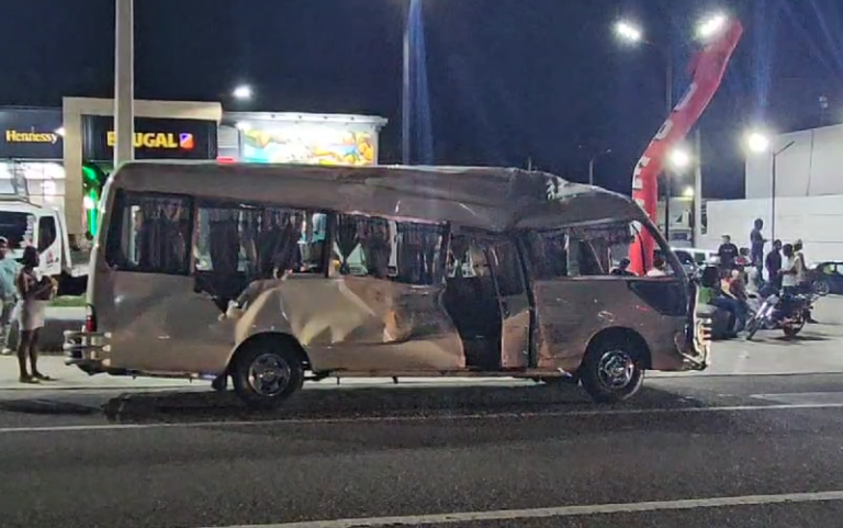 Al menos 10 personas heridas en triple choque en San Cristóbal – #FVDigital