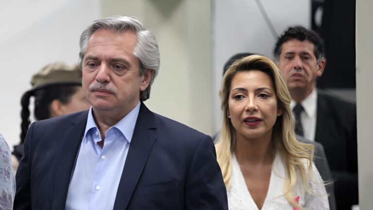 Exesposa de Alberto Fernández lo acusa de violar una medida cautelar al enviarle mensajes – #FVDigital