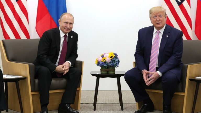 Trump habló con Putin y le aconseja no intensificar el conflicto con Ucrania – #FVDigital