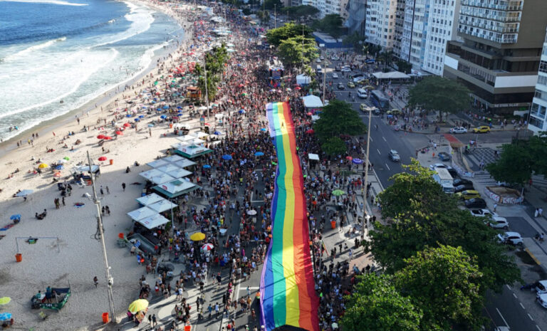 Miles de personas marchan en el Orgullo de Río de Janeiro en contra de la discriminación #FVDigital