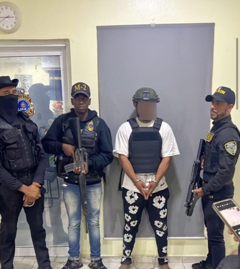 Policiales: Trabajo conjunto OCN-Interpol Santo Domingo, Inteligencia Naval (M-2) y Guardia Costera EE.UU logra recaptura de prófugo intentó ingresar a PR en yola