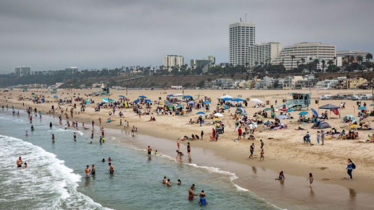 “Jugaron a ser Dios con el paisaje”:  el verdadero origen de las playas más emblemáticas de Los Ángeles #FVDigital