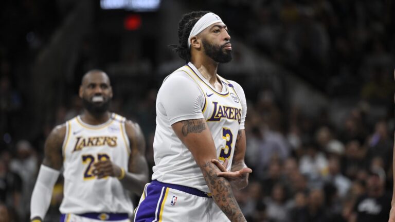 LeBron James y Anthony Davis guían victoria sobre Spurs de Wembanyama #FVDigital