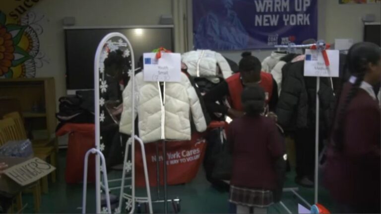 Campaña de recolección y entrega de abrigos para el invierno