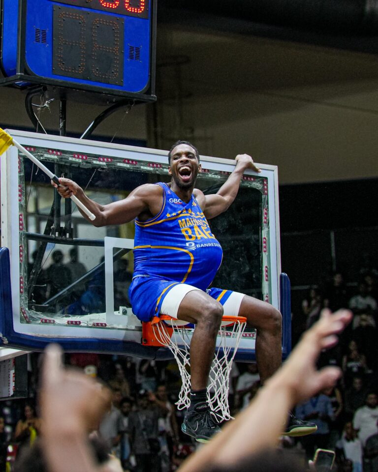 Mauricio Báez se corona como campeón del Torneo de Baloncesto Superior del Distrito Nacional