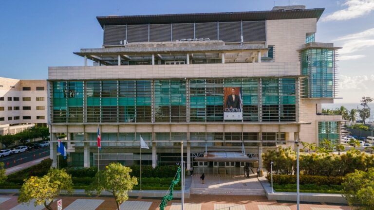 Medidas tomadas por las autoridades ante las vaguadas en el país