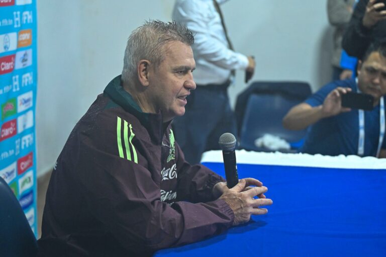 Javier Aguirre restó importancia a la agresión y se mostró más molesto por la derrota con Honduras #FVDigital