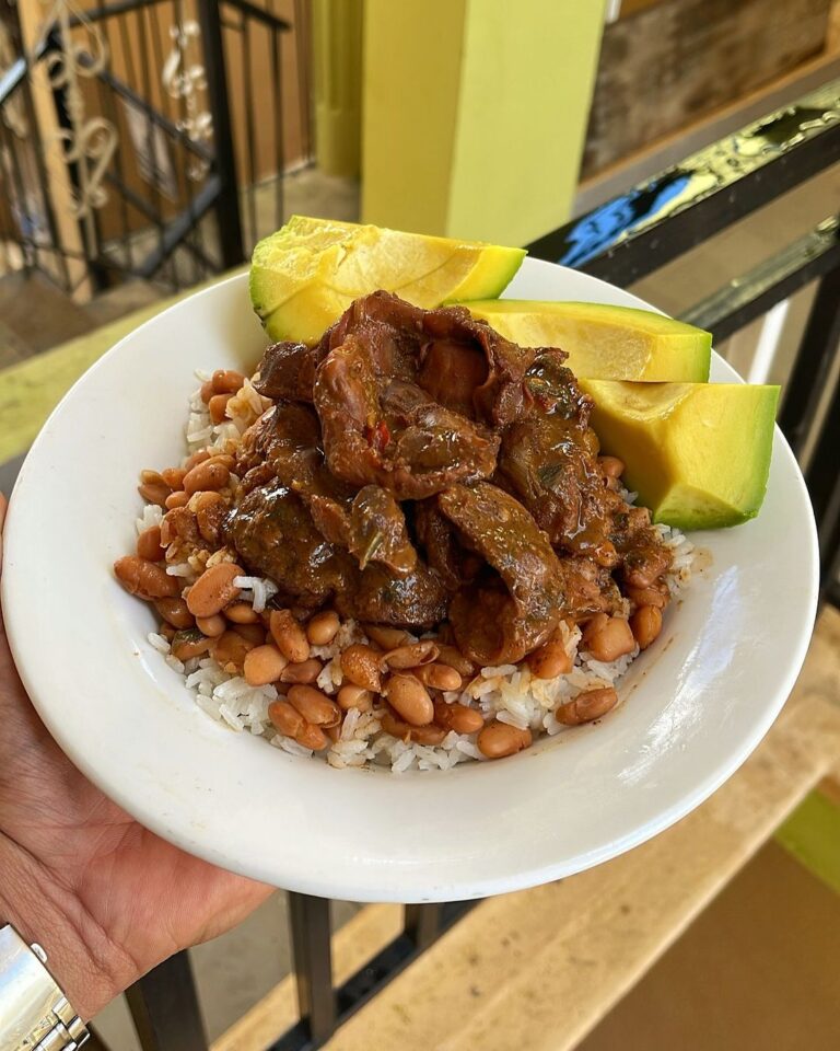 Comida de las 12: Molleja, arroz y habichuelas   #FVDigital