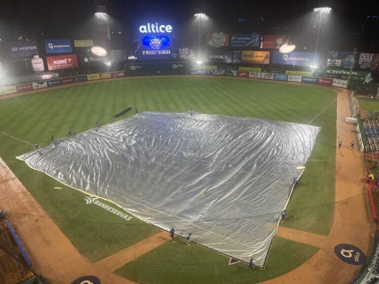 Suspenden partido entre Licey y Escogido por lluvia