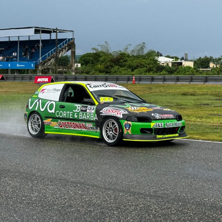 Basden y Urbaez desafían la lluvia para ganar