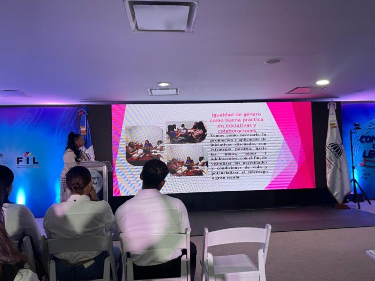 Feria del Libro realiza panel sobre equidad y género #FVDigital