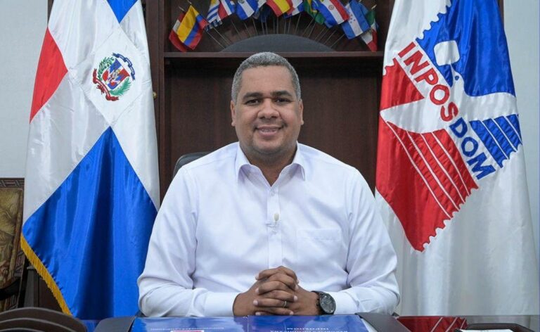 Denuncian director de INPOSDOM viola derechos laborales #FVDigital