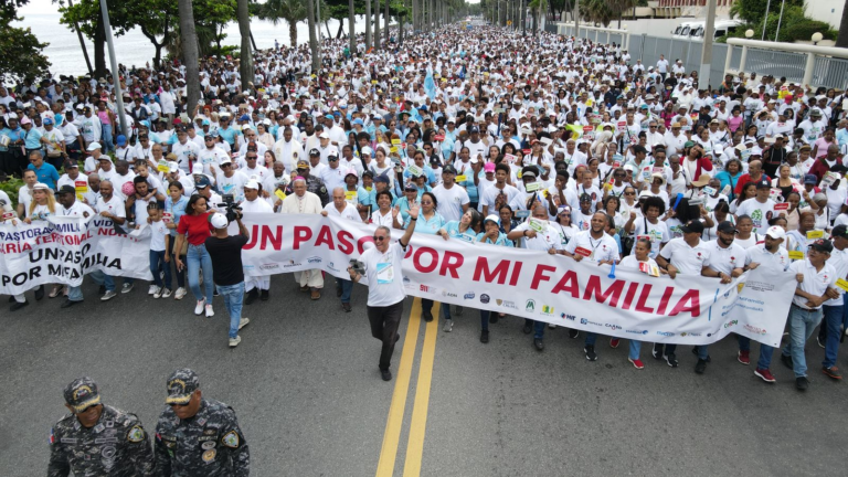 La Iglesia peregrina dominicana ratifica compromiso con los valores en la familia