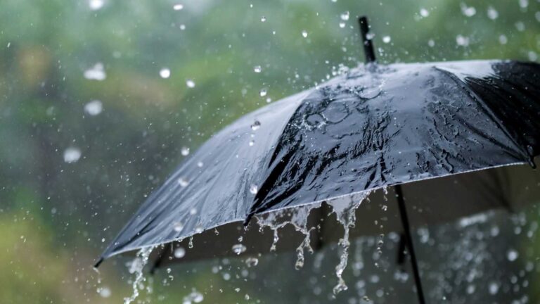 Mantienen provincias en alerta por incidencia de vaguada y onda tropical; prevén lluvias para esta noche