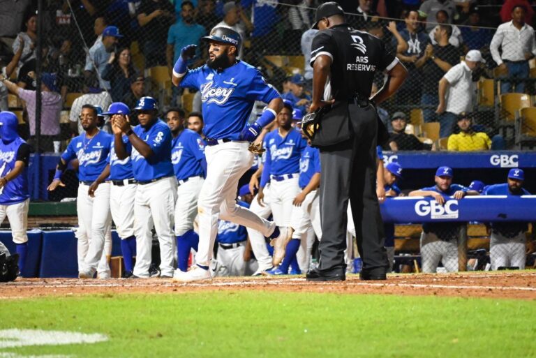 Bonifacio hace historia; Licey remonta sobre Gigantes