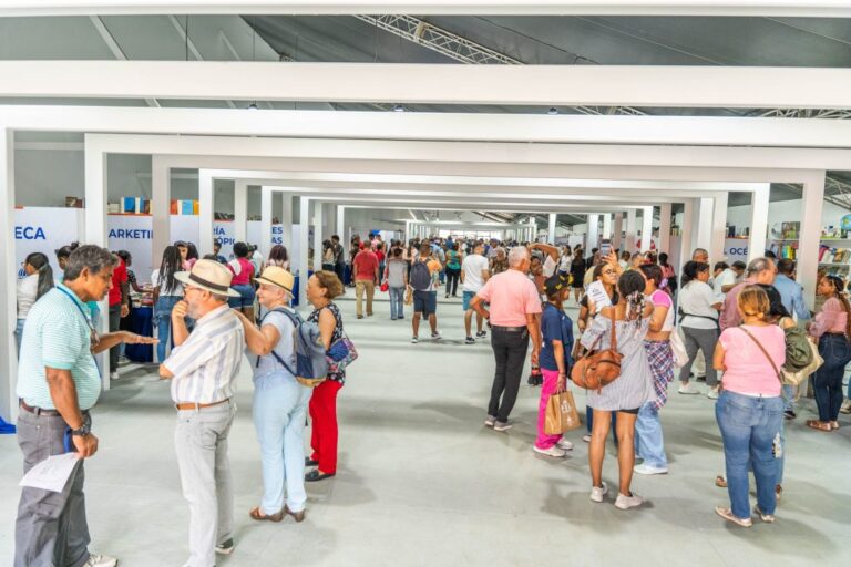 Talleres, coloquios, conferencias y obras de teatro; intensa agenda cultural hoy en Feria del Libro