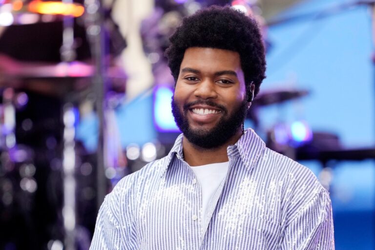 Cantante Khalid revela su orientación sexual tras ser “exhibido” en redes