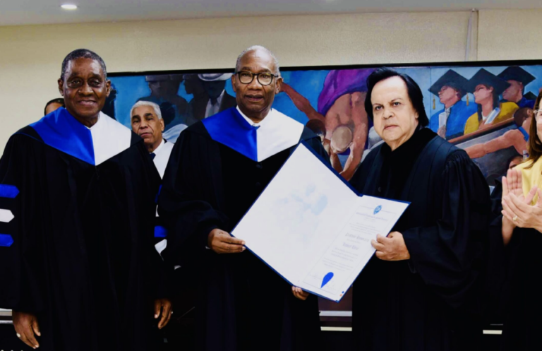 UASD otorga Profesor Honorario a Leonel Lirio – Remolacha   #FVDigital