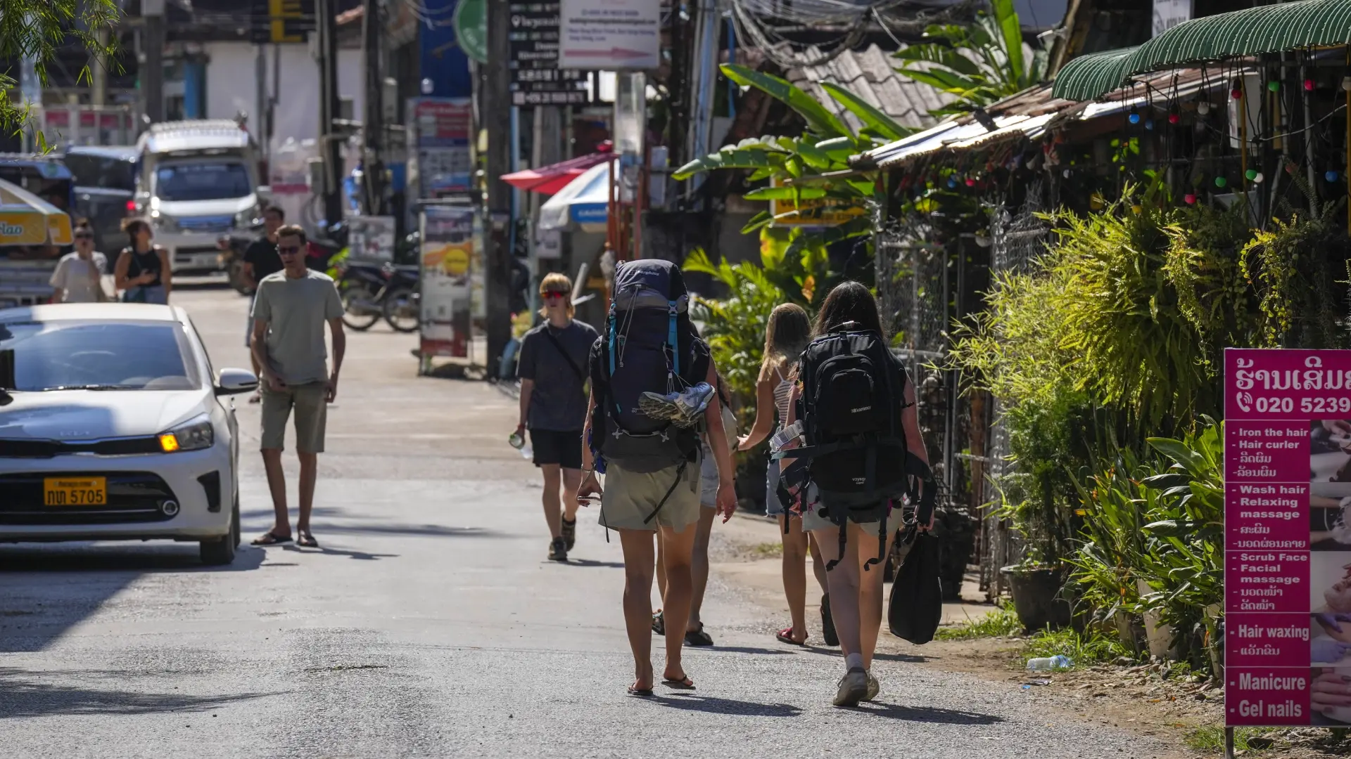 Al menos seis turistas fallecidos debido a intoxicación con alcohol adulterado en Laos