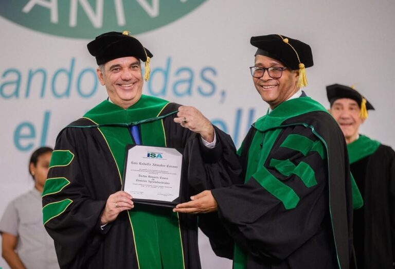 Abinader recibe título de “doctor honoris causa” en Ciencias Agroindustriales – #FVDigital