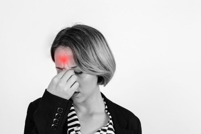 #Salud: 11 síntomas inofensivos que pueden esconder algo grave en las mujeres