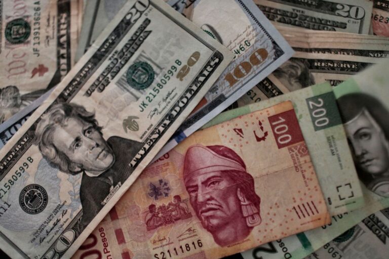 Conoce cuáles son los precios de compra y venta del dólar estadounidense hoy jueves 5 de diciembre en México y los principales países #FVDigital