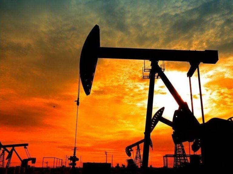 Estados Unidos impondrá un arancel del 25% a los países que compren petróleo a Venezuela