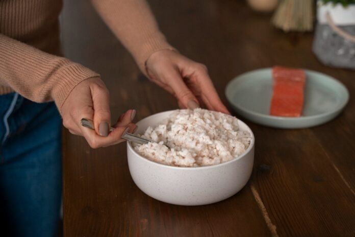 Cuanto-tiempo-se-puede-almacenar-el-arroz-para-evitar-bacterias-peligrosas-1536x1024.jpg