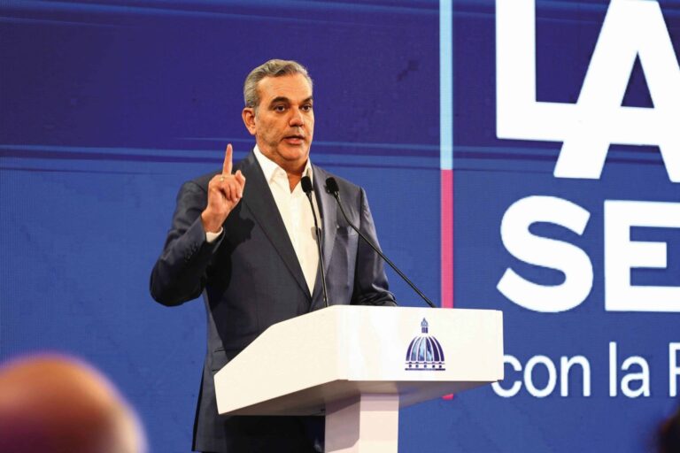 Abinader dice tasa del dólar muestra tendencia a la baja – #DeInteres   #FVDigital