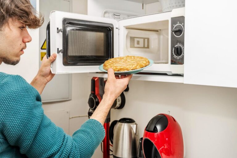 #Salud: Los alimentos que nunca se deben recalentar en el microondas según los expertos