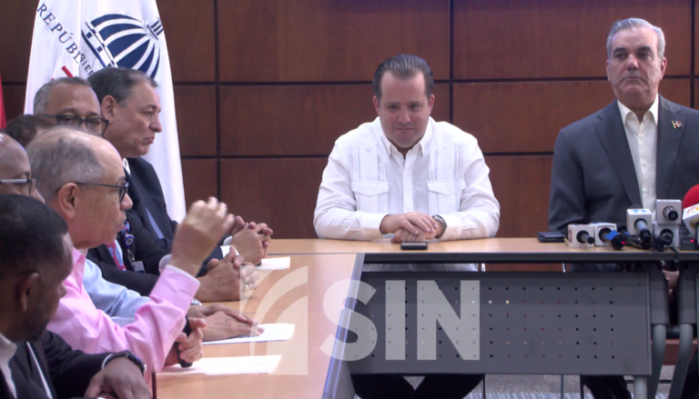 Sindicatos y empresarios satisfechos con aumento salarial del 20%