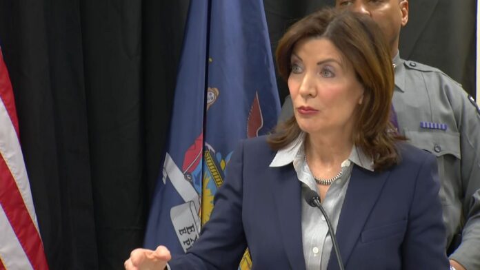 GOV_HOCHUL_GAGGLE_133579302_83224.jpeg