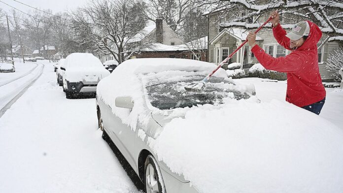 Heavy_Snow_West_Virginia_AP_RickBarbero_021125.jpeg