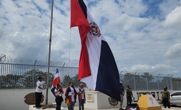 Izamiento-de-bandera-en-Dajabon-1140x694-1.jpeg
