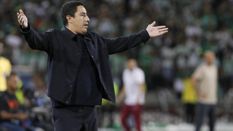 Pumas de la UNAM habría cerrado acuerdo con Efraín Juárez