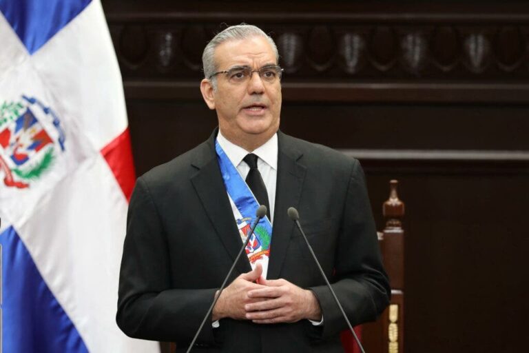 ¿Qué destacó Luis Abinader en materia de vivienda y agua potable?