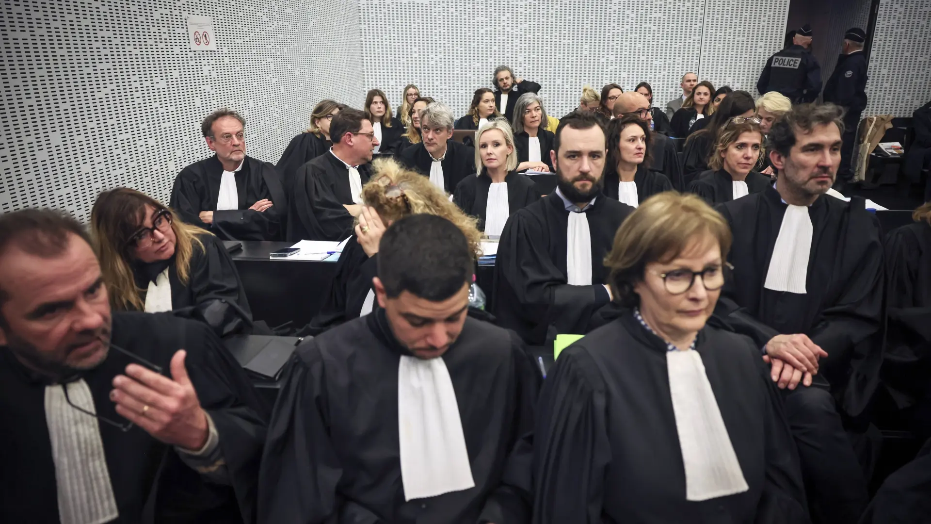 abogados-en-el-tribunal-de-lo-penal-de-morbihan-en-vannes-francia.jpeg