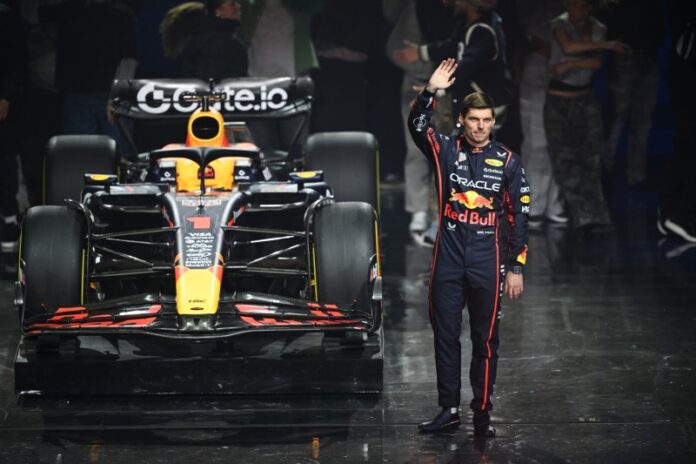 nach-buhrufen-beim-f1-launch-jetzt-droht-verstappen-mit-uk-boykott-25022302.jpg
