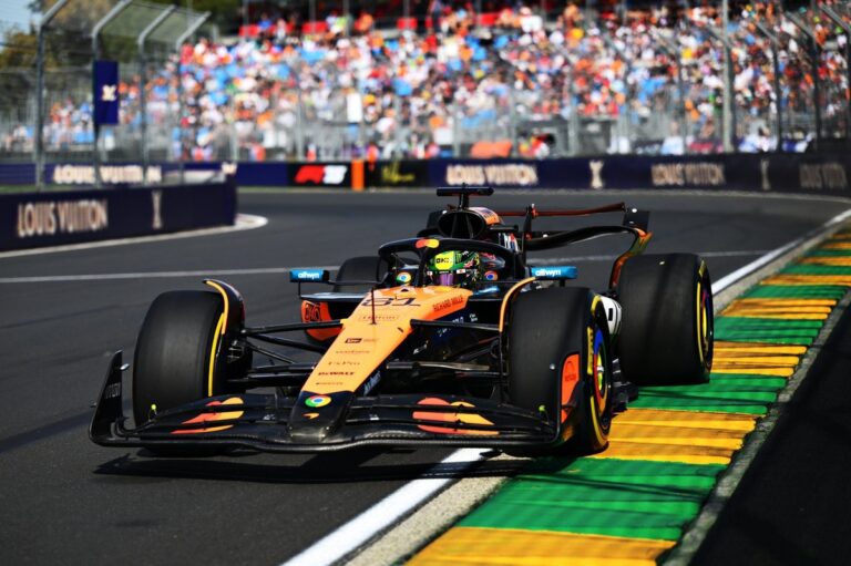 #Deportes: Piastri anima a la afición en la apretada FP3; Sainz sueña a lo grande #F1