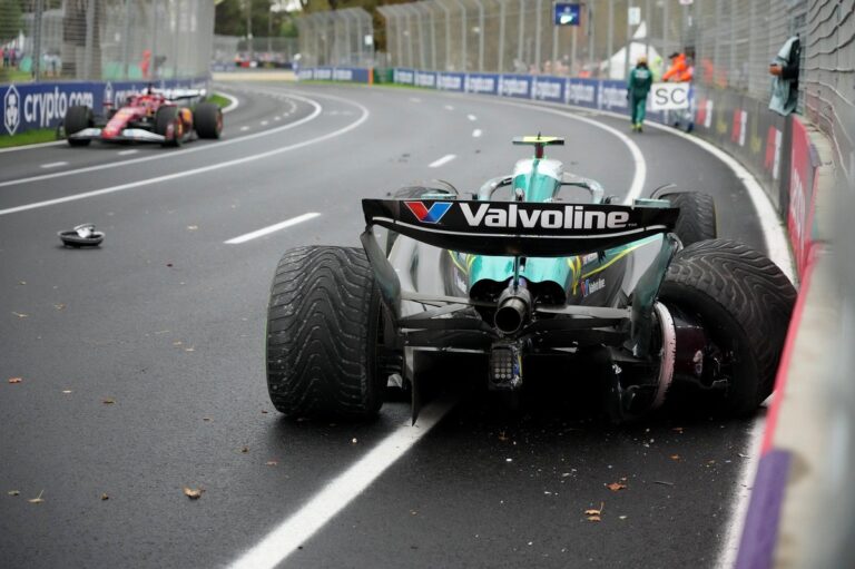 #Deportes: Las fotos que explican el extraño accidente de Alonso en Australia #F1